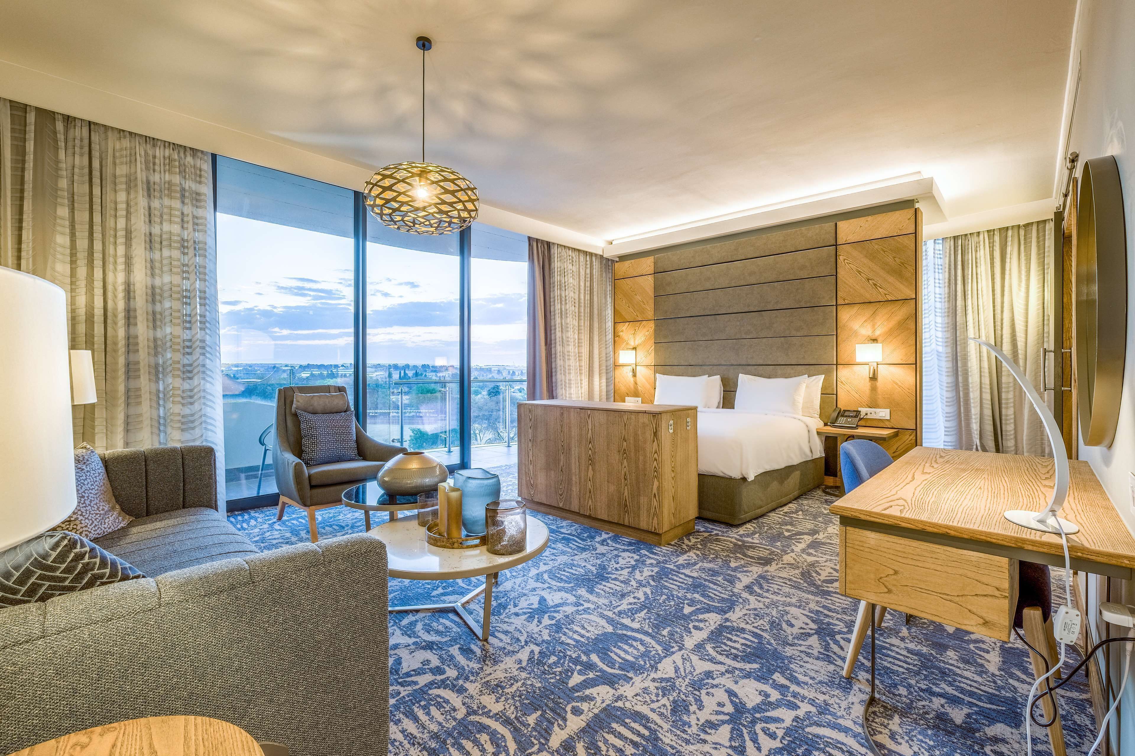 Junior Suite | 1 bedroom, premium bedding, in-room safe, desk