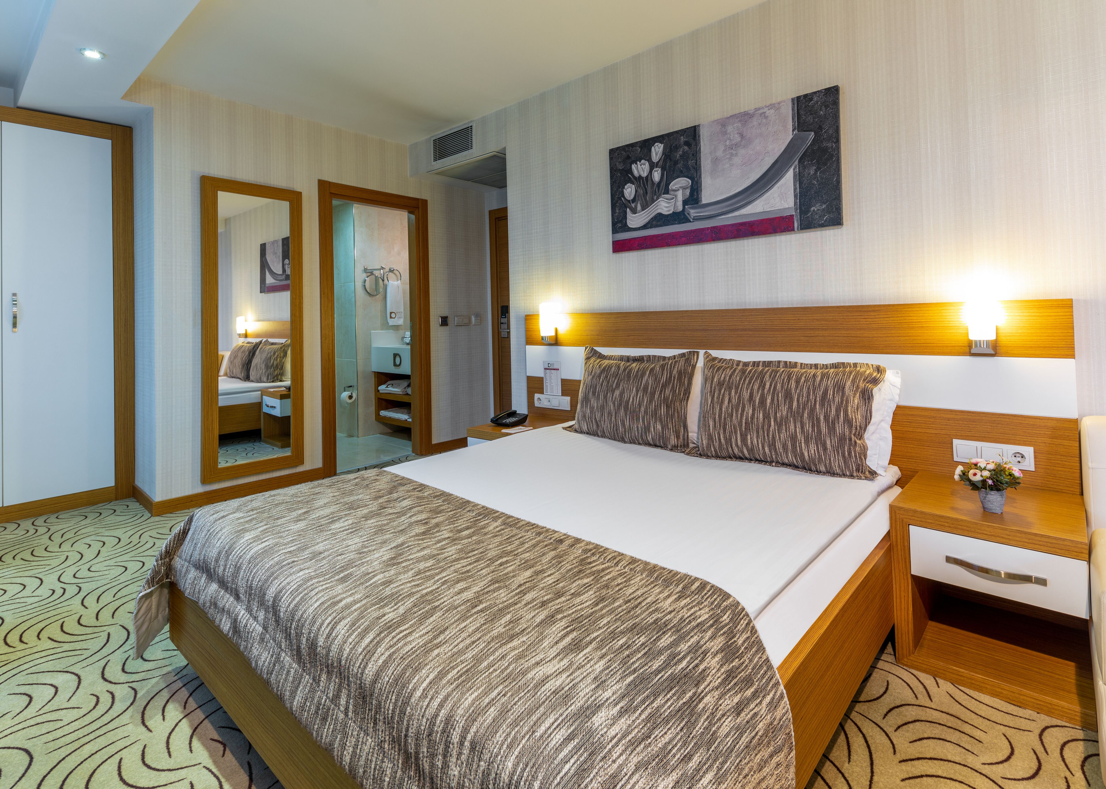 standard single room | memory-foam beds, minibar, in-room safe, desk