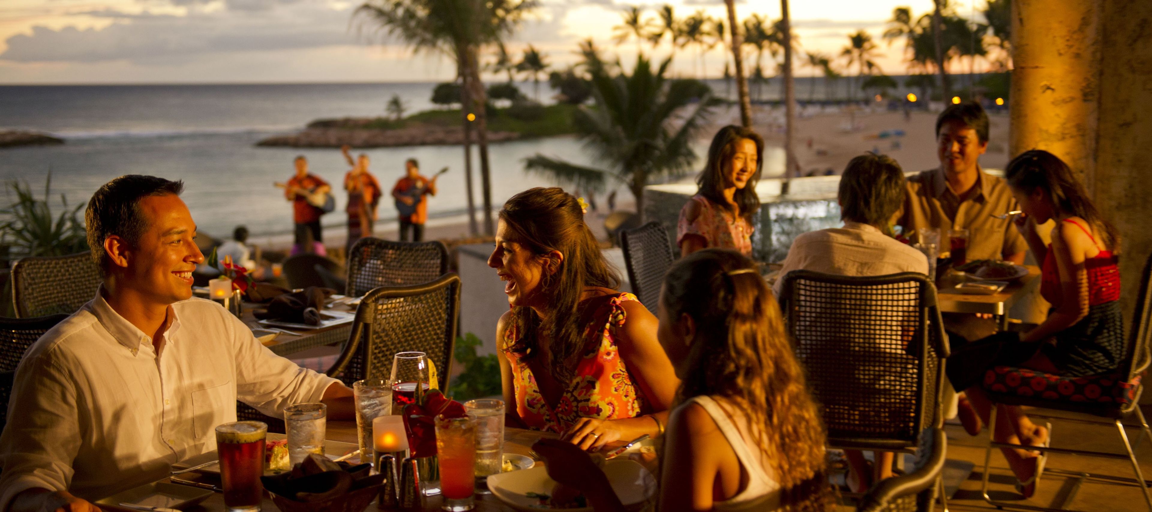 2 restaurants, breakfast, lunch, dinner served; Hawaiian cuisine