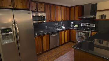 Microwave, coffee/tea maker, cookware/dishes/utensils