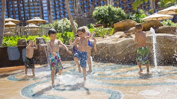 3 kolam renang outdoor, dengan cabana (dengan biaya tambahan)
