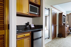 Microwave, coffee/tea maker, cookware/dishes/utensils