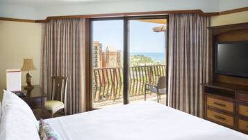 In-room safe, individually decorated, desk, blackout curtains