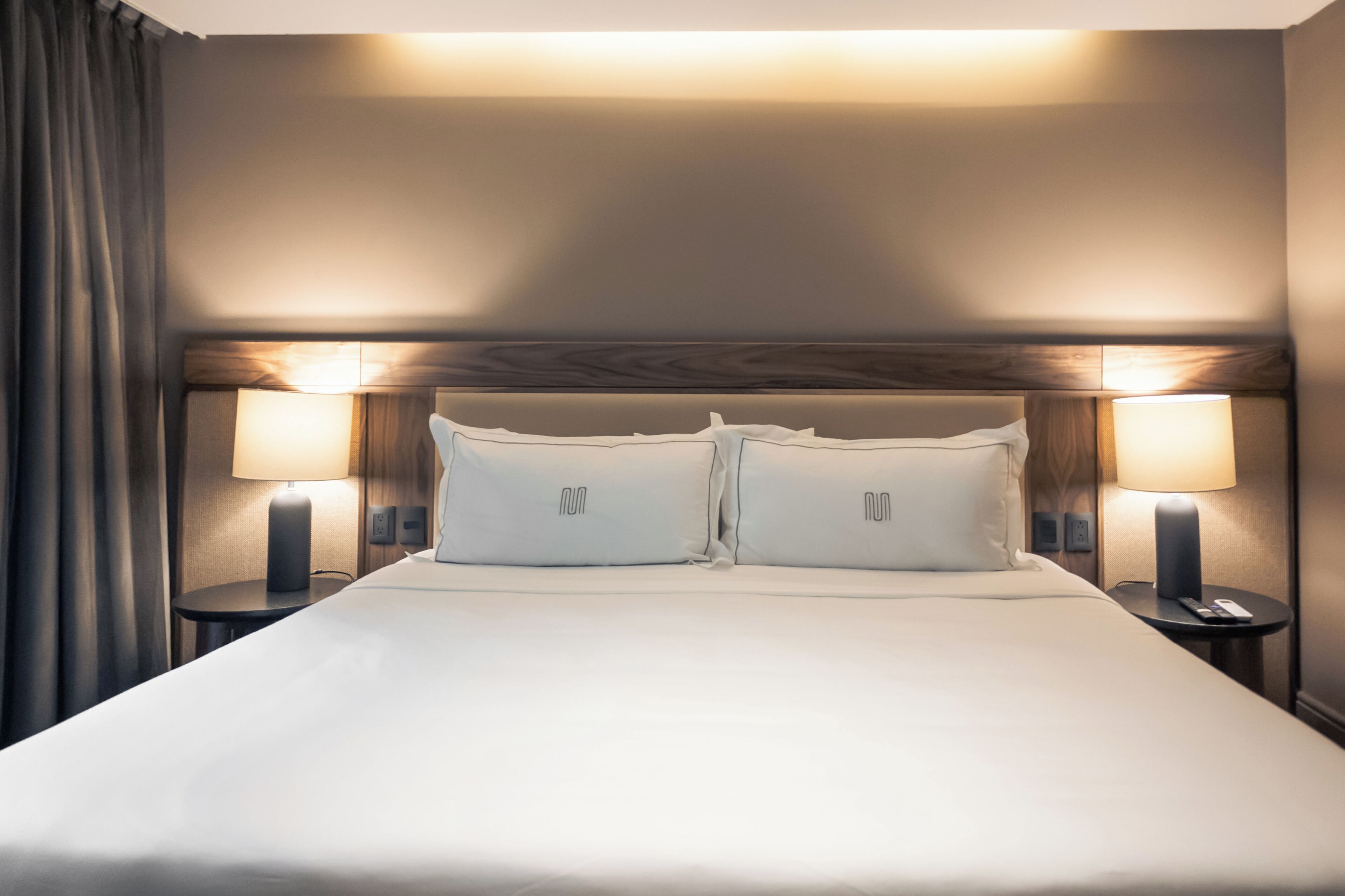 Ropa de cama de alta calidad y camas con pillow-top 