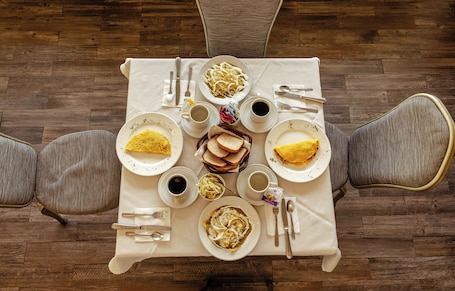 Free daily buffet breakfast