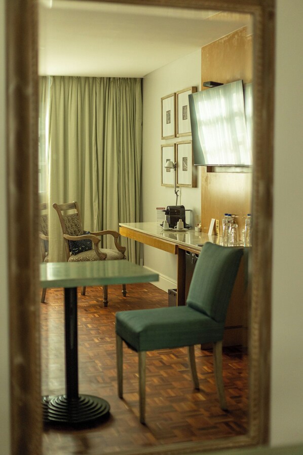 Frida Khalo (Sauna) | Premium bedding, in-room safe, desk, laptop workspace - Maria Condesa (Mexico City)