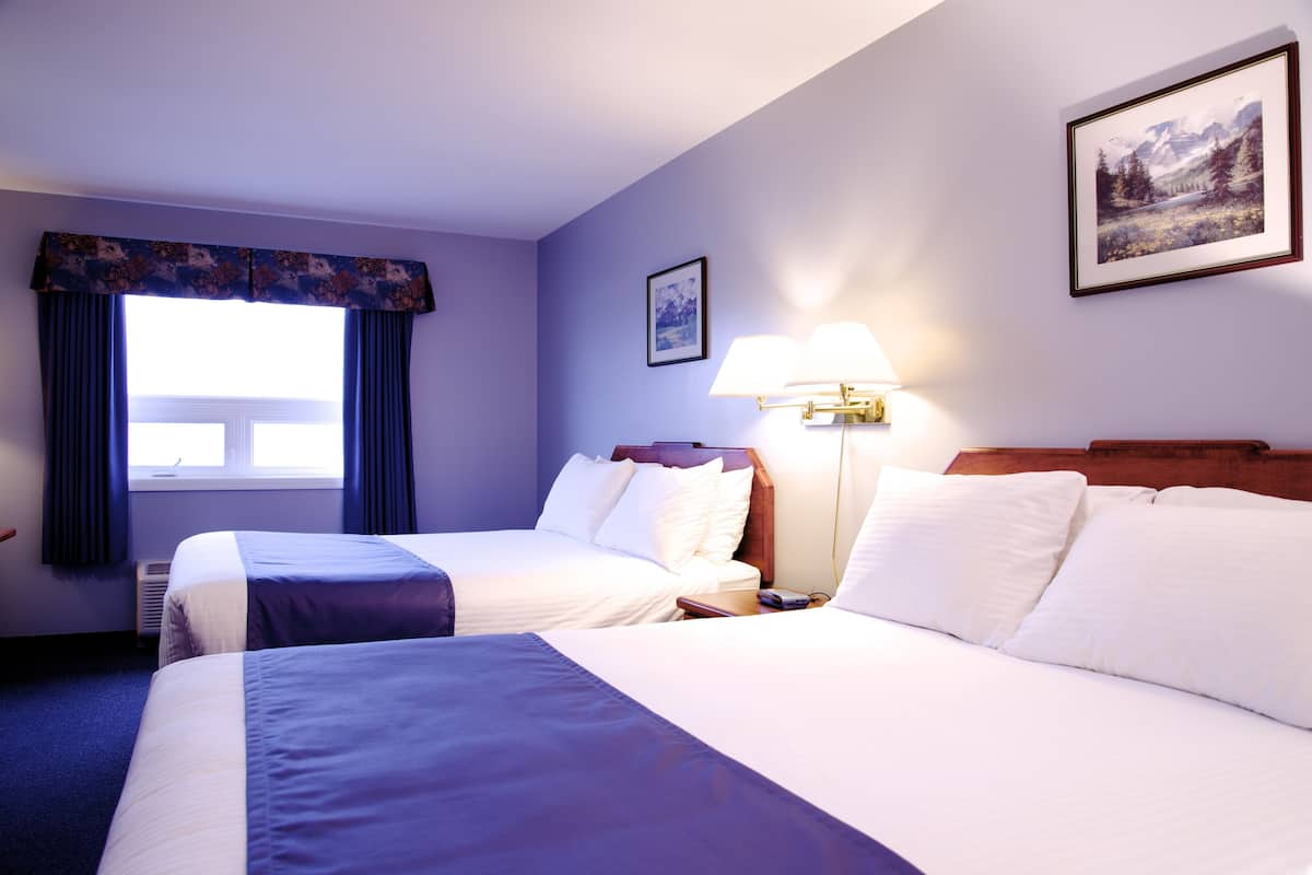 1 bedroom, premium bedding, desk, soundproofing