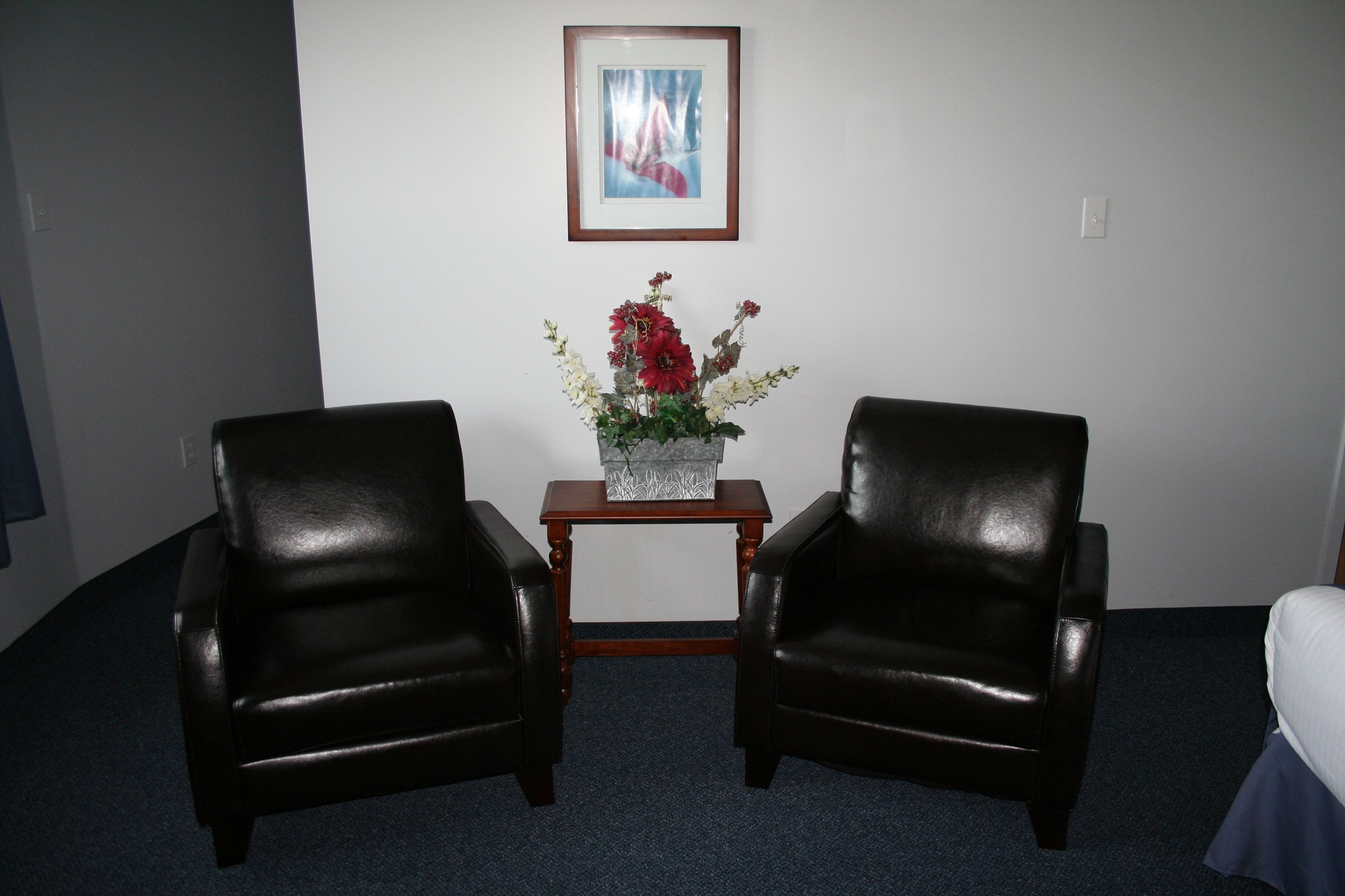 grand suite, 2 queen beds | living area | flat-screen tv, fireplace