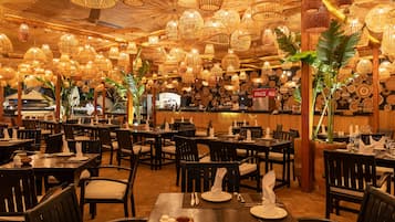 5 restaurantes; se sirve almuerzo, cena y brunch