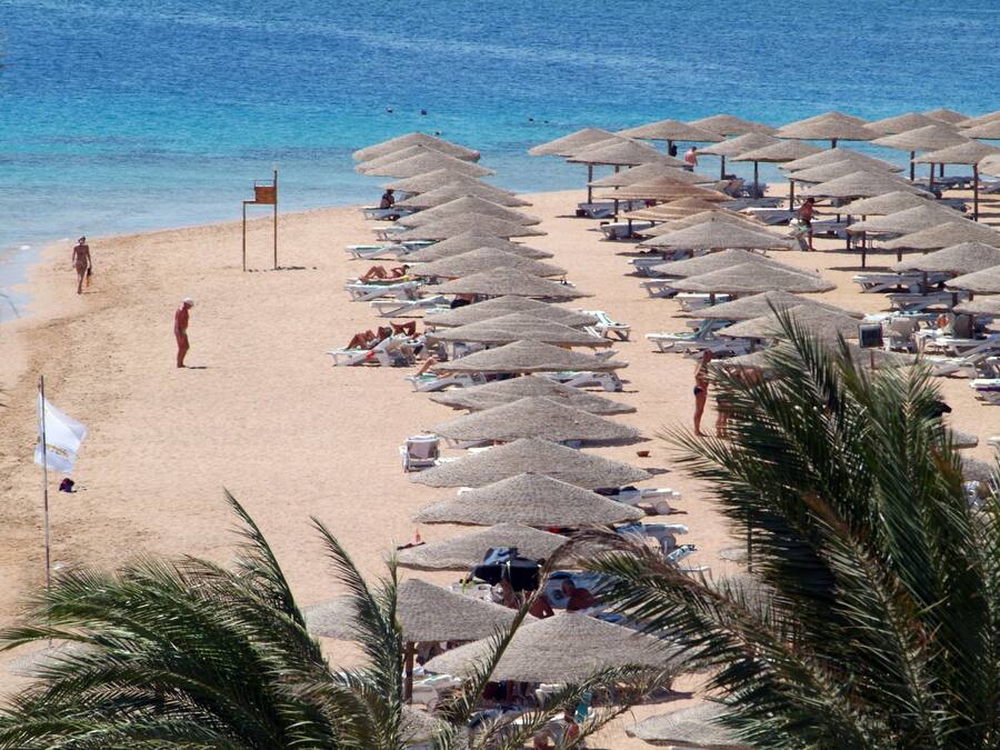 Playa privada, cabañas de uso gratuito, tumbonas y sombrillas