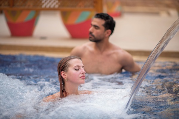 Couples treatment rooms, sauna, steam room, body treatments