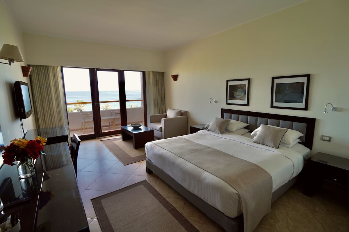 Superior Double Room with Sea View - Beach Resort | 2 habitaciones y artículos del minibar gratis