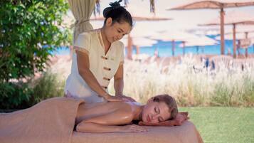 Couples treatment room(s), sauna, steam room, body treatments