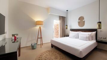 Free minibar items, in-room safe, desk, blackout curtains