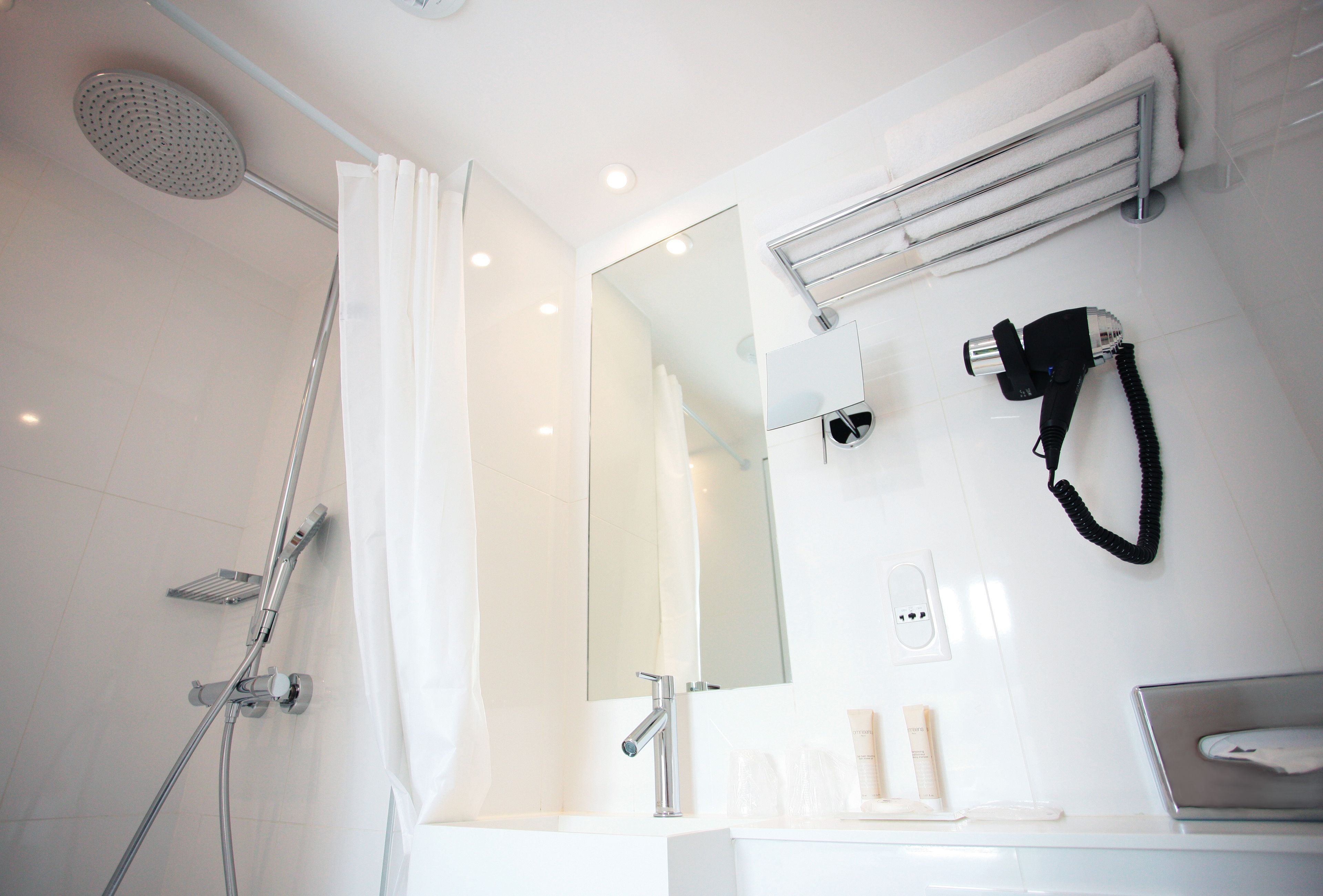 classic room | bathroom | free toiletries, hair dryer, towels