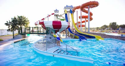 King's Pointe Waterpark Resort
