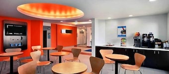 Motel 6 Swift Current, SK