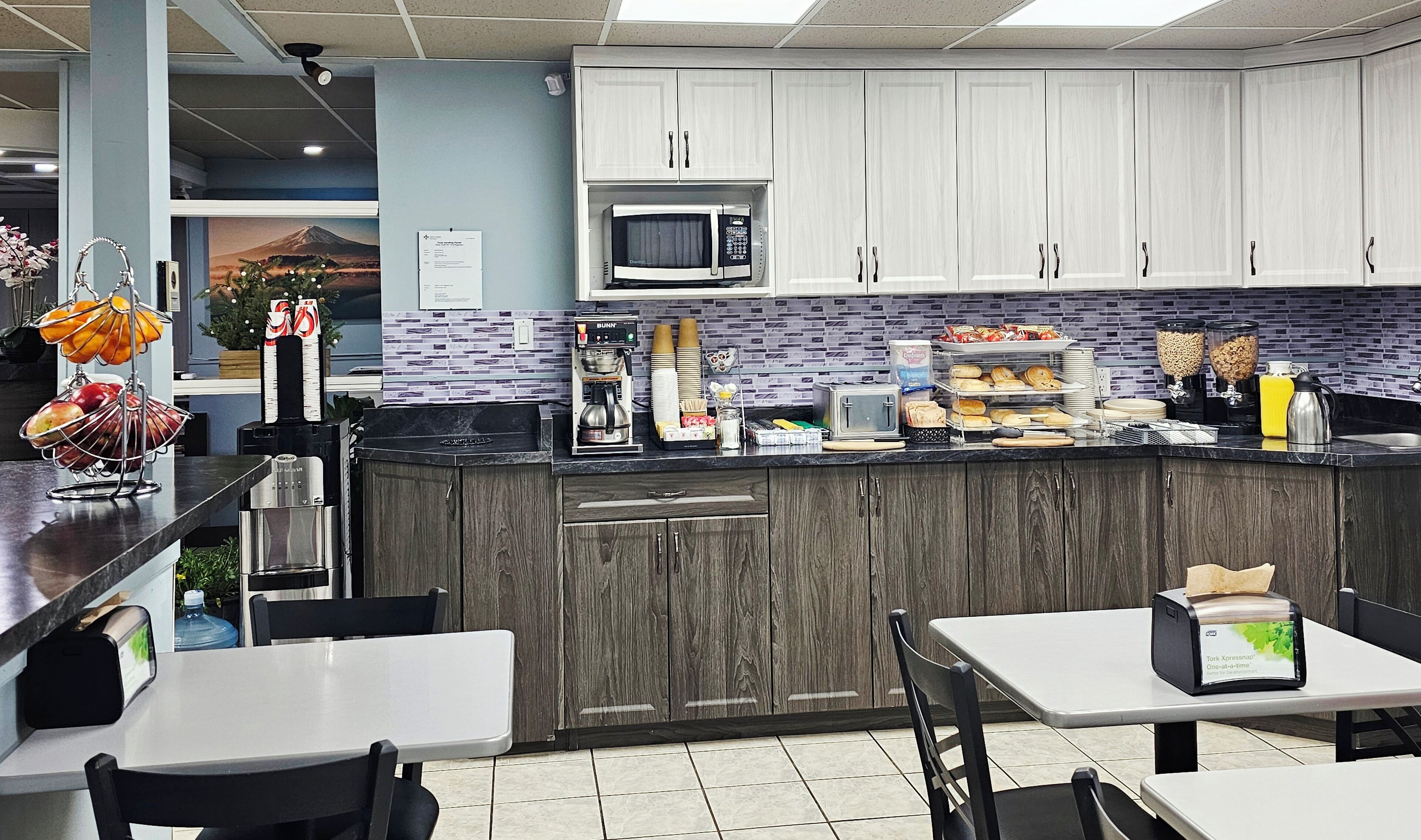 Free daily continental breakfast