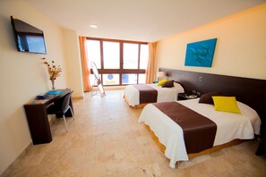 Premium bedding, Tempur-Pedic beds, in-room safe, desk - Isla Sol by Hotel Solymar (Puerto Ayora)
