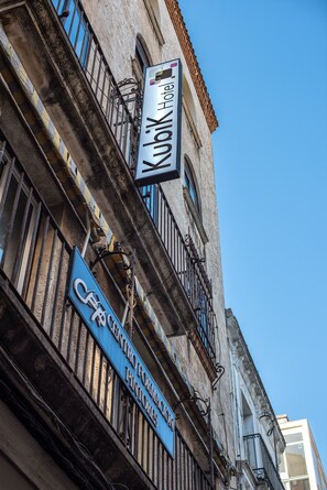 View from property - KUBIK Hotel (Cáceres)