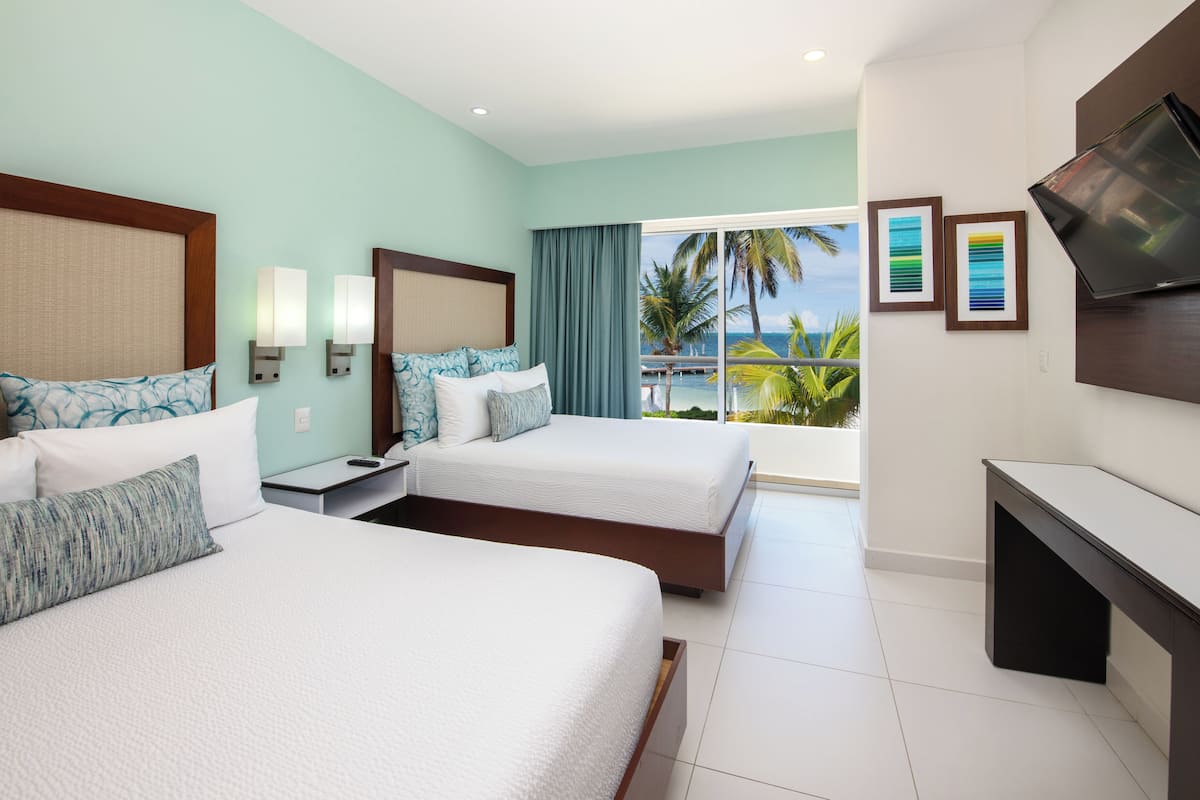 Minibar, värdeförvaringsskåp på rummet och individuell inredning