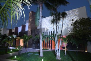 Front of property - Cancun Bay All Inclusive Hotel (Cancun)