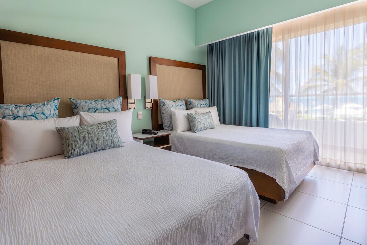 1 bedroom, minibar, in-room safe, individually decorated