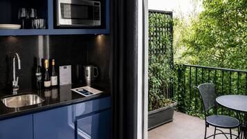 Terrace Double Room with Shared Bathroom | Private kitchen