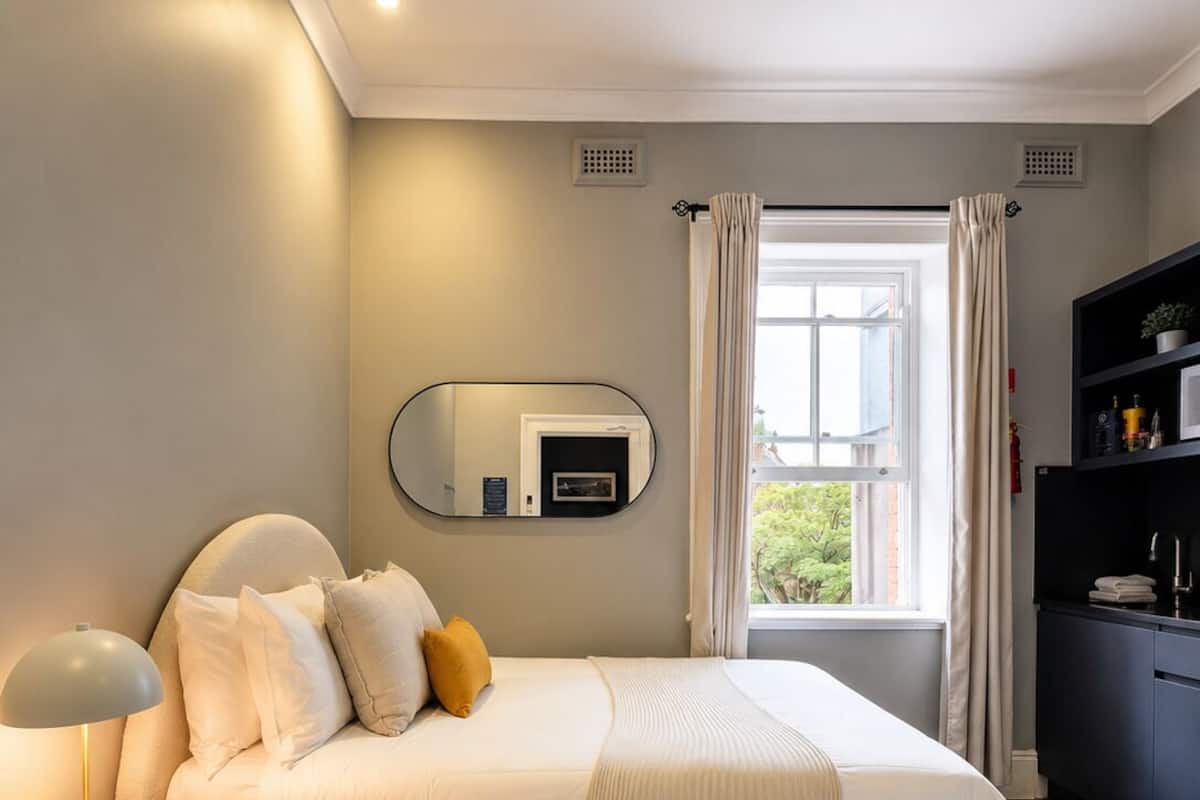 Literie de qualité supérieure, rideaux occultants, chambres insonorisées