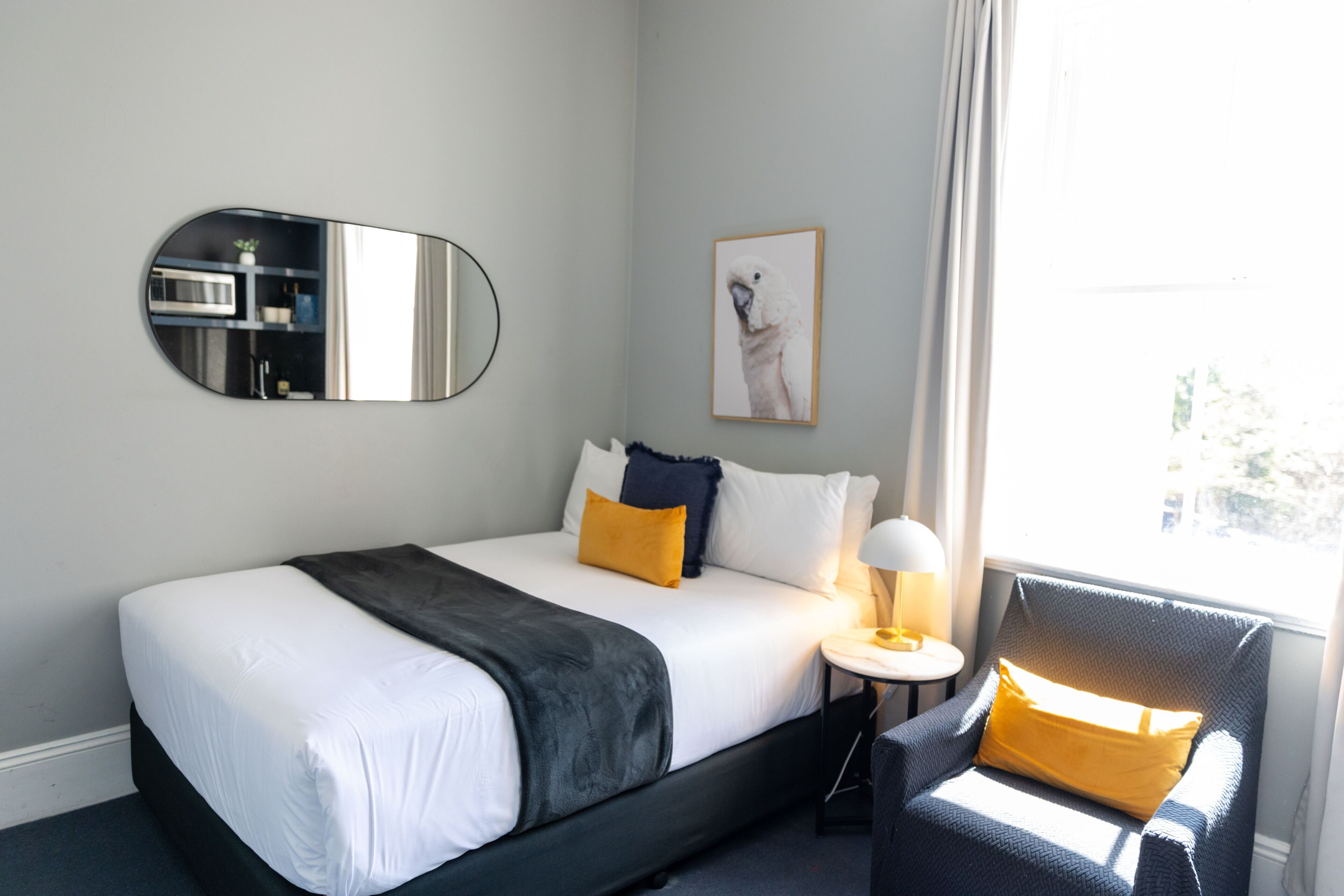 Habitación económica doble, 1 cama doble, baño compartido | Ropa de cama de alta calidad y decoración individual