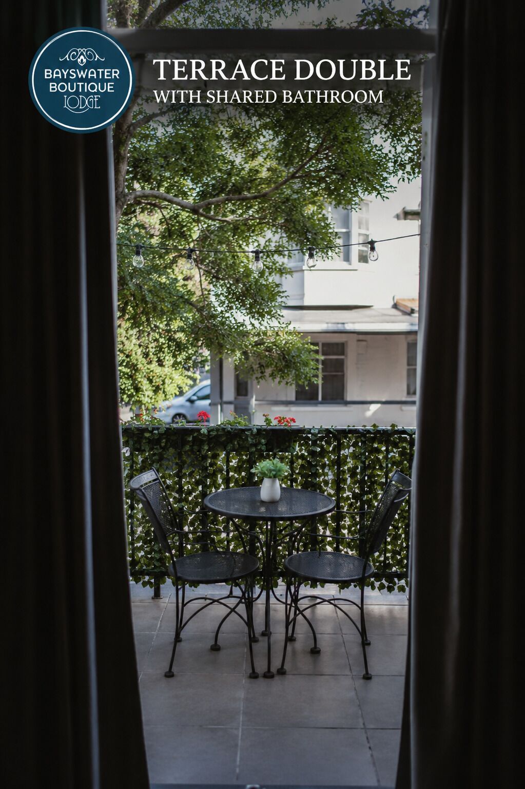 Chambre Double, 1 lit double, salle de bains commune, vue ville | Terrasse/Patio