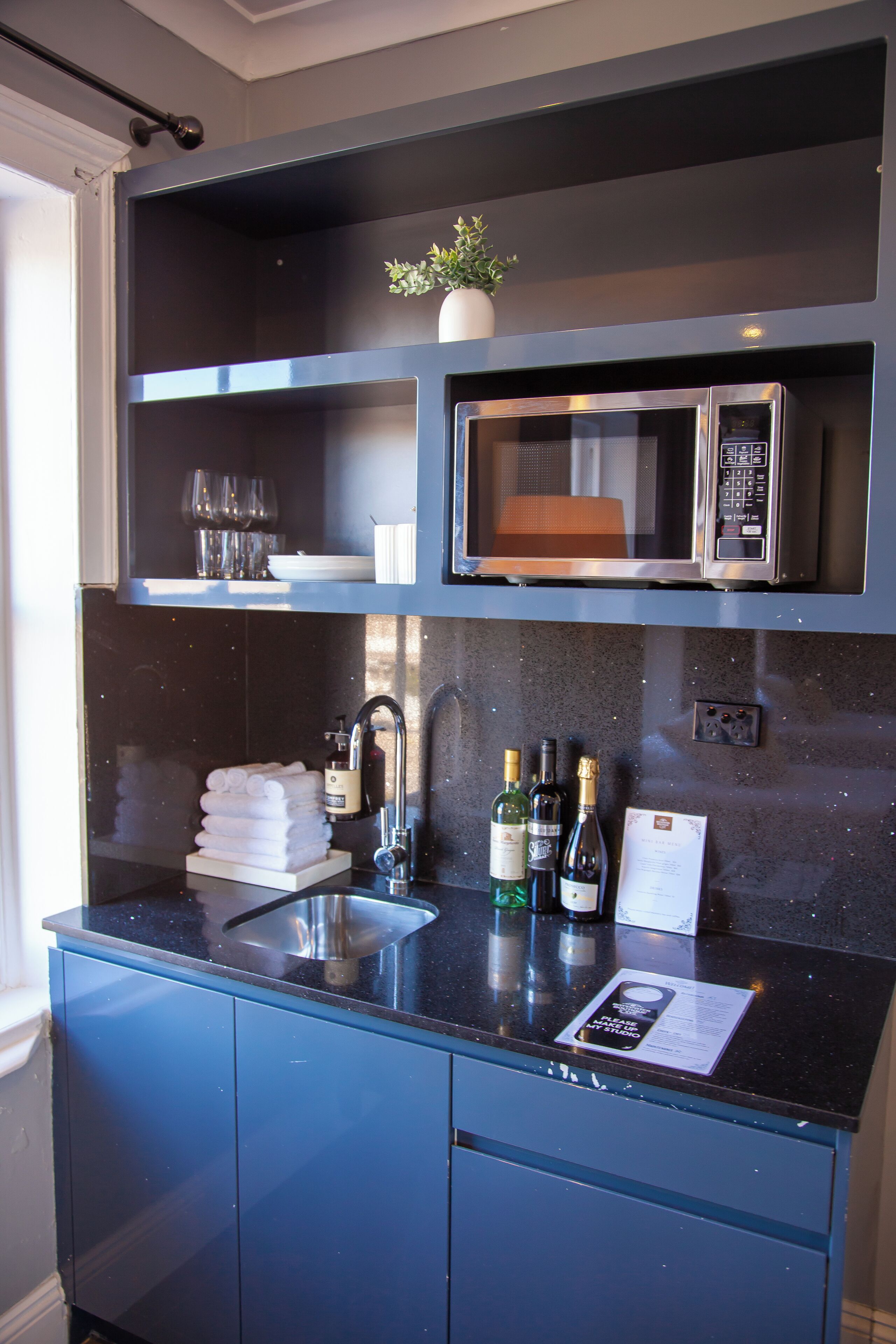 Family Room with Shared Bathroom | Private kitchenette | Fridge, microwave, electric kettle, cookware/dishes/utensils