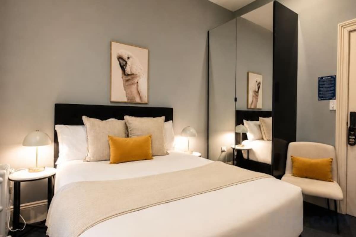 Ropa de cama de alta calidad y cortinas blackout