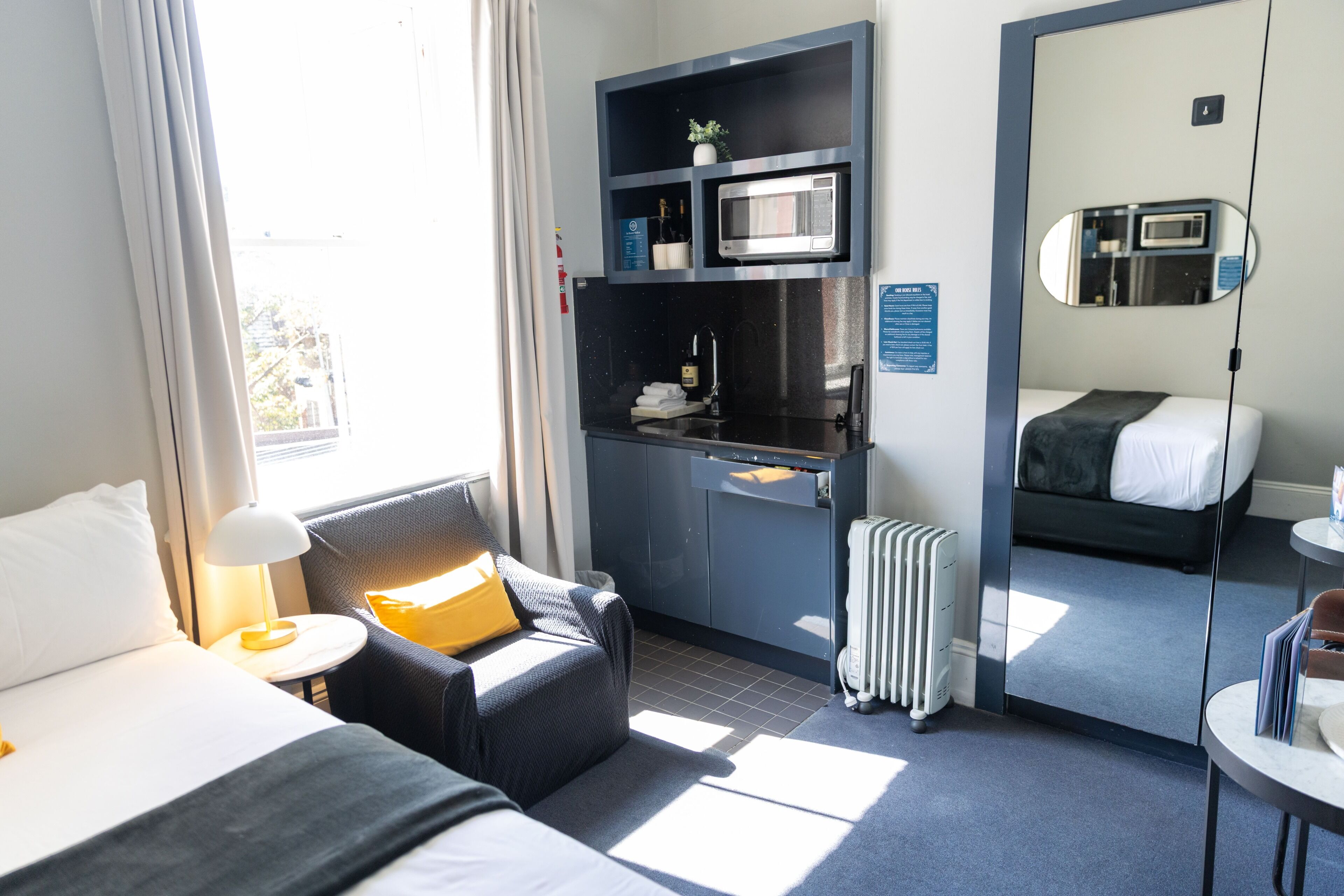 Economy-Doppelzimmer, 1 Doppelbett, Gemeinschaftsbad | Hochwertige Bettwaren, individuell dekoriert, individuell eingerichtet