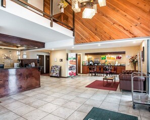 Pool - Quality Inn & Suites Okanogan - Omak (Okanogan)