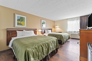 Down duvets, desk, blackout curtains, soundproofing - Quality Inn & Suites Okanogan - Omak (Okanogan)