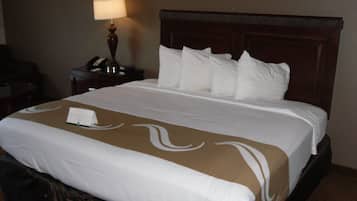 Standard Room, 1 King Bed, Non Smoking | Down comforters, desk, blackout drapes, soundproofing