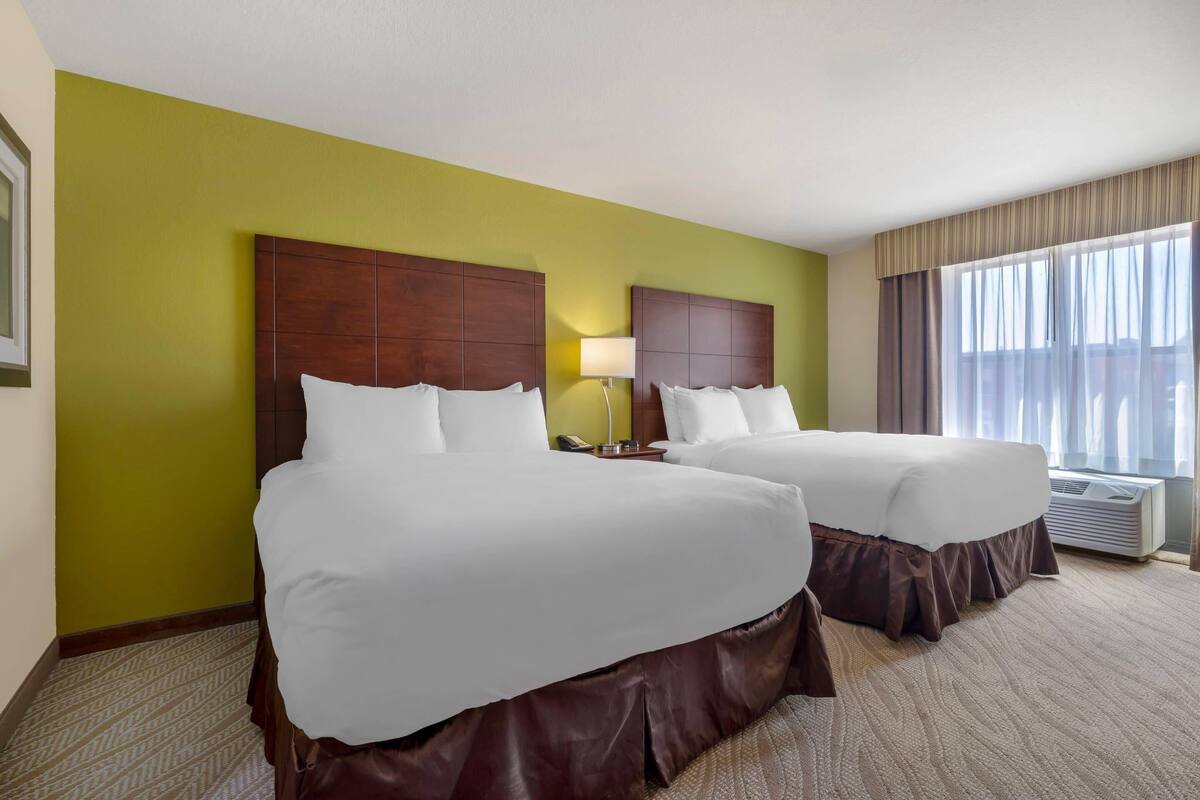 Egyptian cotton sheets, premium bedding, pillow-top beds, desk