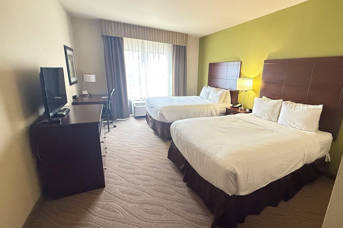 Habitación estándar, 2 camas Queen size, para no fumadores | Sábanas de algodón egipcio y ropa de cama de alta calidad