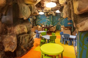Children’s play area – indoor