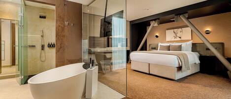 Lifestyle room | Premium bedding, memory foam beds, minibar, in-room safe