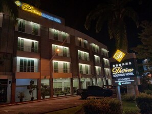 Front of property – evening/night - DeHome Boutique Hotel (Kuching)
