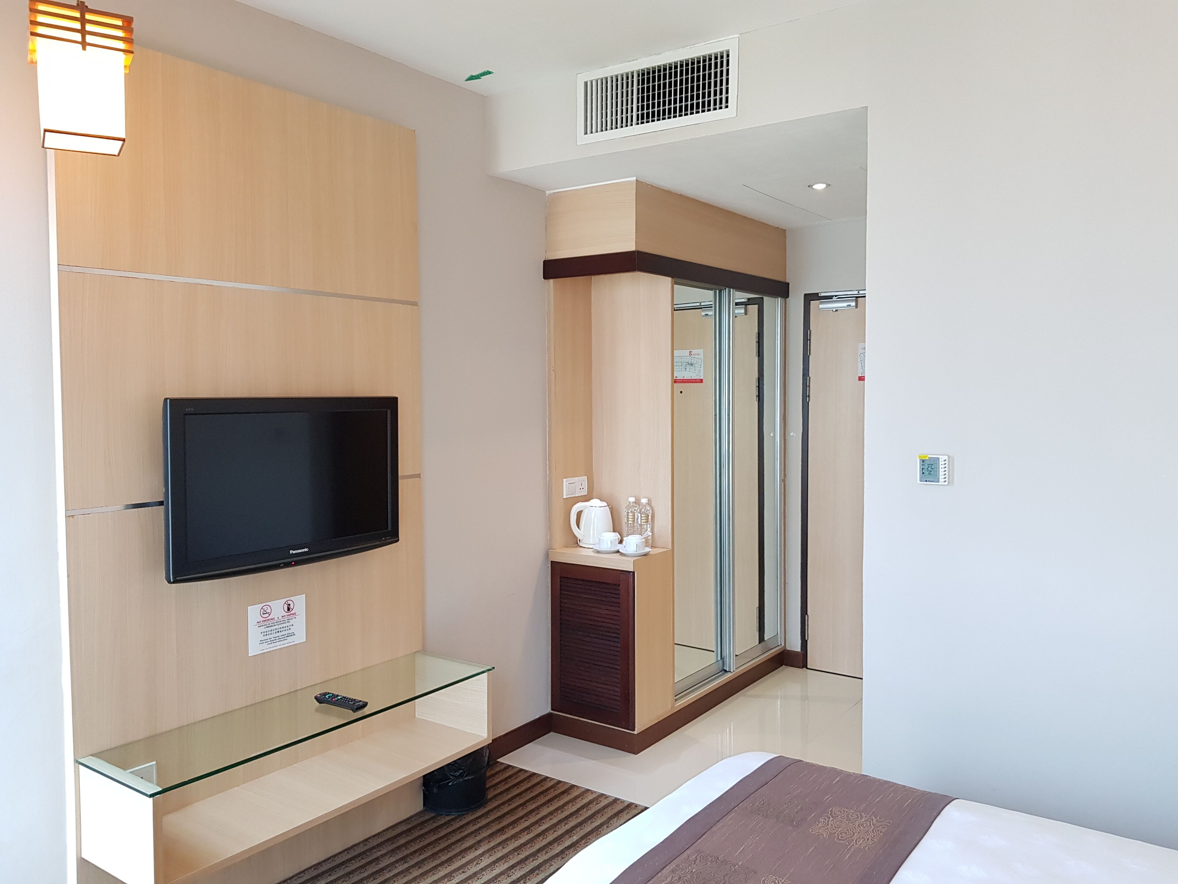 superior single room, non smoking | down duvets, select comfort beds, in-room safe, individually decorated