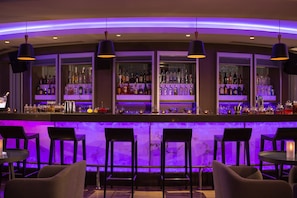 Rooftop bar, al fresco dining, open daily