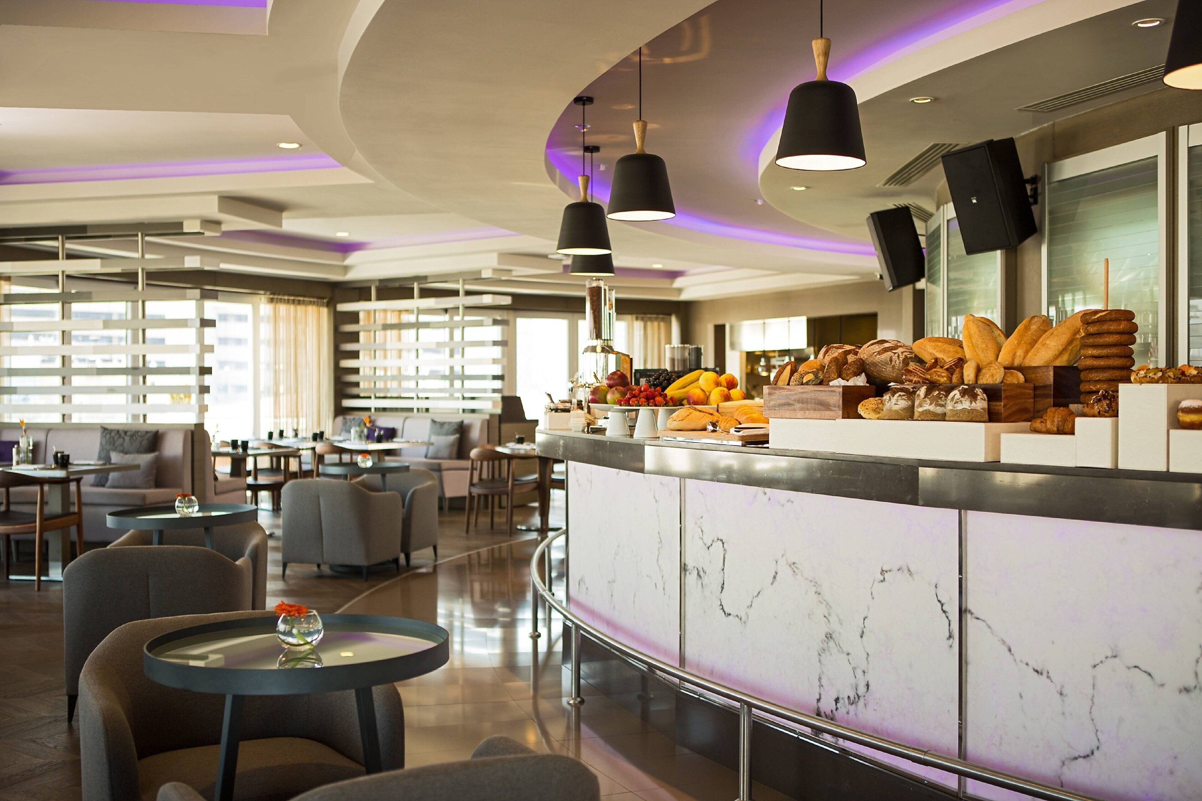 Photo - Renaissance Izmir Hotel