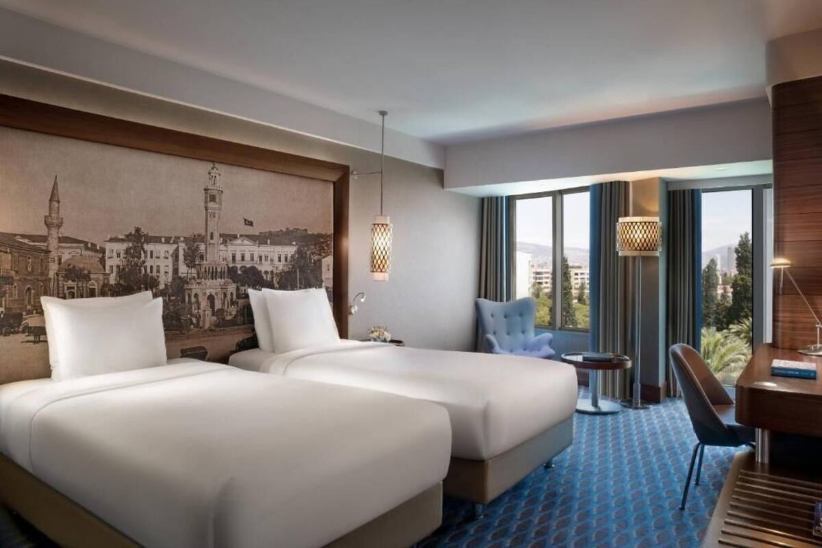 Deluxe Room, 2 Single Beds, City View | Minibar, in-room safe, desk, laptop workspace