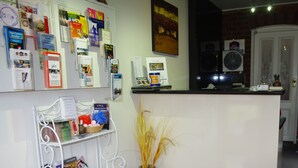 Check-in/check-out kiosk - Hamilton Lakeside Motel (Hamilton)