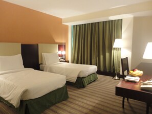 Premium bedding, minibar, in-room safe, desk - Days Hotel by Wyndham Olaya Riyadh (Riyadh)