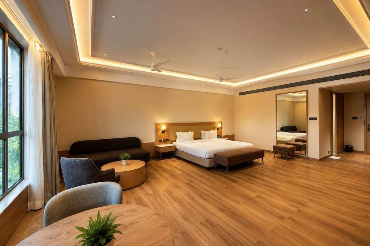 Junior Suite | Minibar, in-room safe, free WiFi, bed sheets