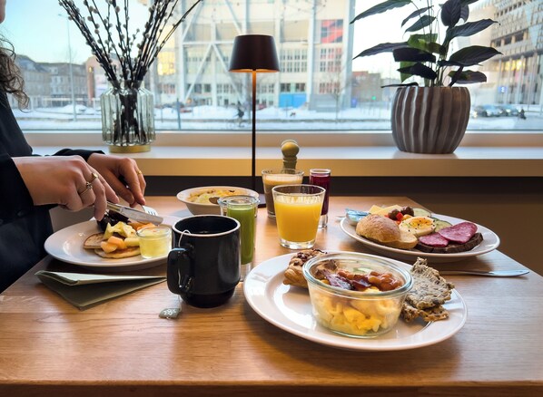 Daily buffet breakfast for a fee